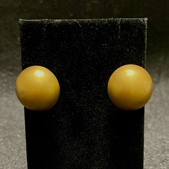 Vintage matte/satin gold tone
"half ball" Earrings, NWT - Picture 3 of 6